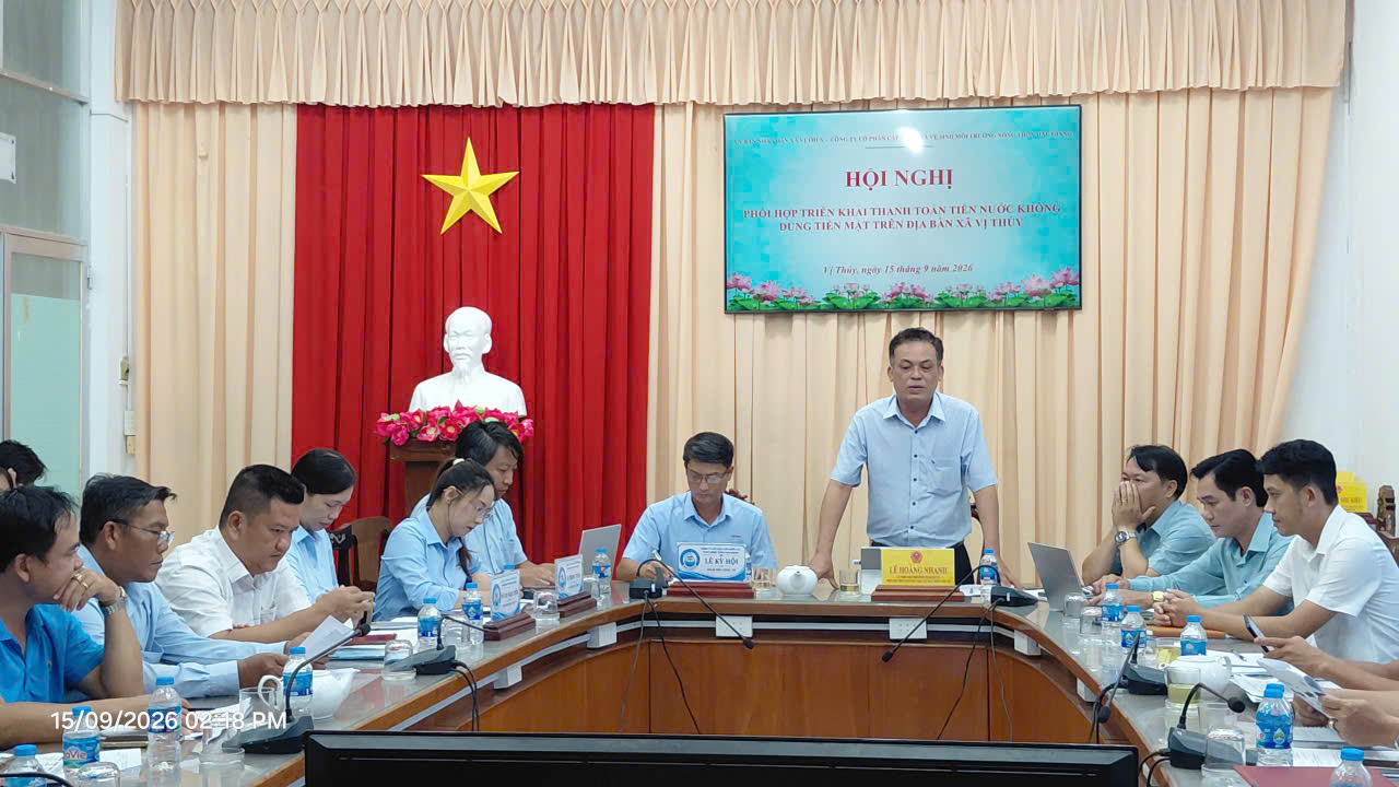 Ông Lê Hoàng Nhanh UV.BTV Đảng ủy - Phó Chủ tịch thường trực UBND xã Vị Thủy phát biểu chỉ đạo hội nghị